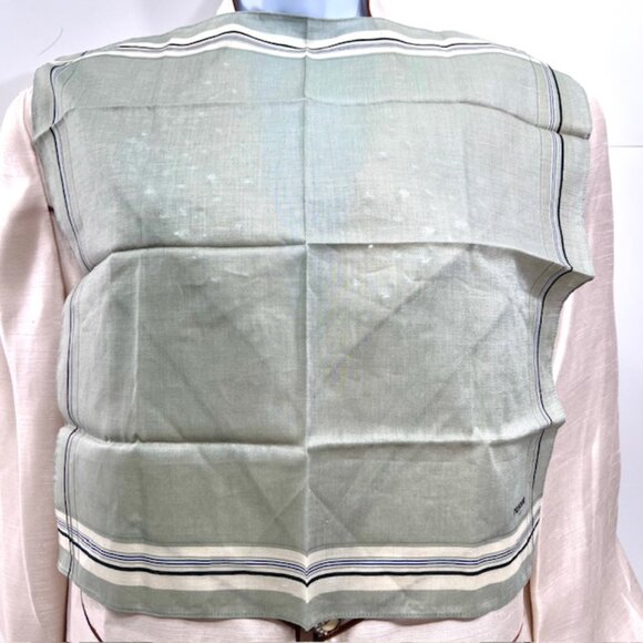 2 New  Renoma Paris  Men pocket square costton/silk, 18" Lavender green (39) - Picture 3 of 5